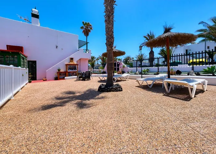 Apartment La Vela Azul - Pool & Tennis - Free Ac & Good Wifi - By Lanzarote Vacation Homes
